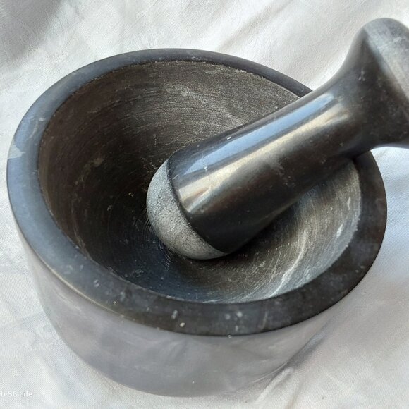Very heavy black granite mortar and pestle set two sided very good used conditio - Picture 12 of 12
